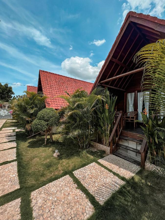 Gayatri Bungalows Batununggul Exterior photo